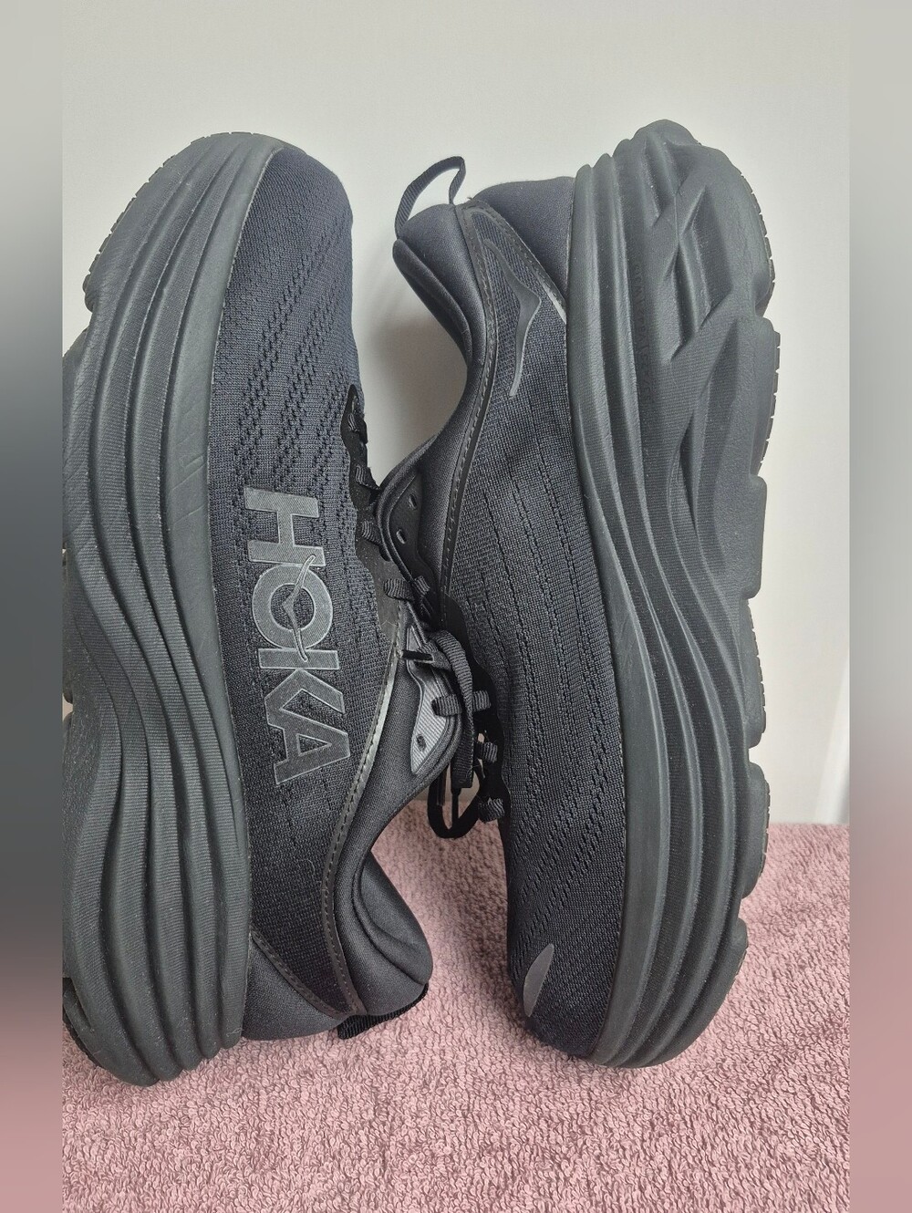 HOKA ONE ONE Mens Bondi 8 X-Wide Running Shoes Black Size 11 4E US 1127955